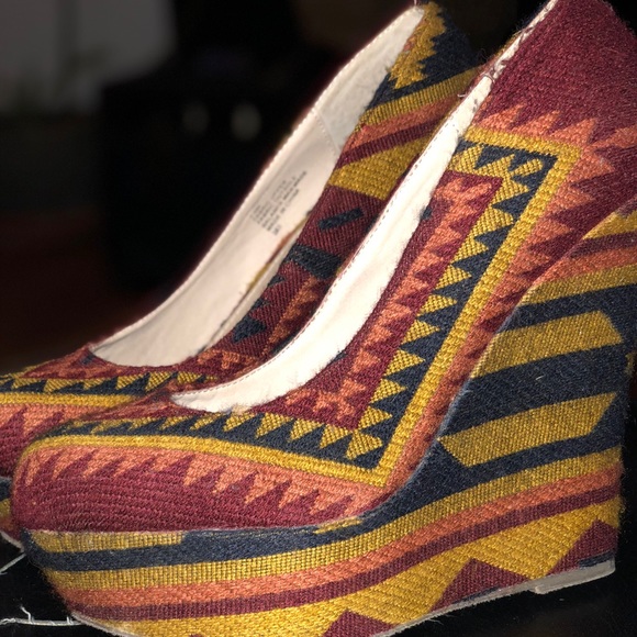 Steve Madden Wedge heel 7.5 bohemian print - Picture 4 of 6